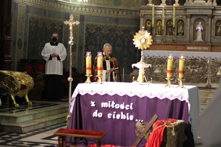 Płock. Gorzkie Żale w katedrze