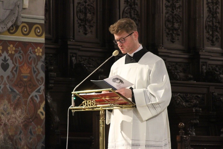 Płock. Gorzkie Żale w katedrze