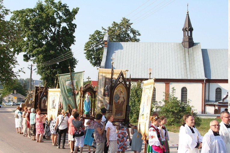 Lipowiec Kościelny. Nawiedzenie w parafii św. Mikołaja