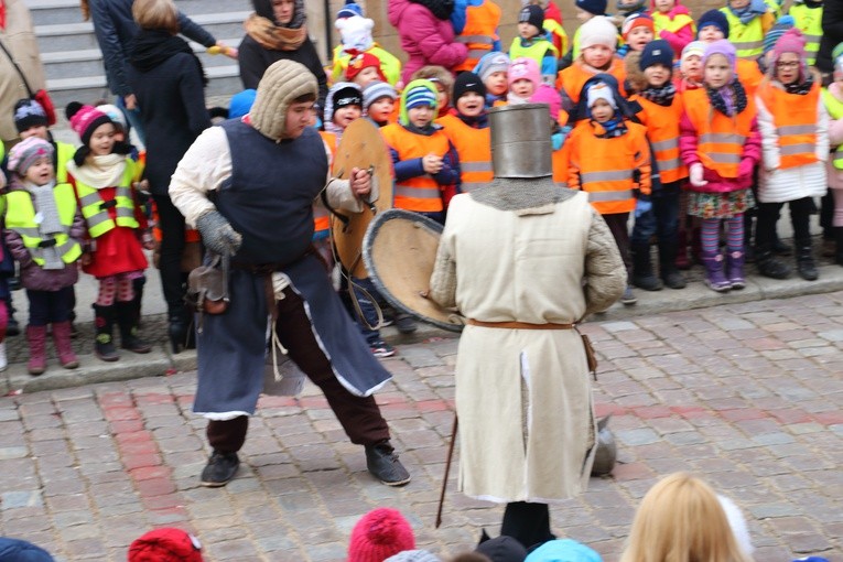 19. "Piekarczyk" na ulicach Starego Miasta