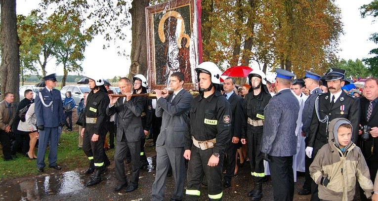 Radzymin. Nawiedzenie w parafii Świętych Apostołów Piotra i Pawła