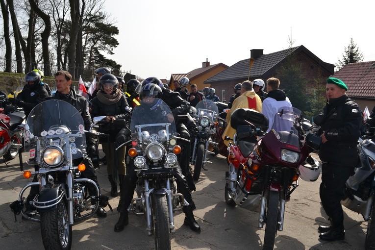 Motocyklisci z Tłuchowa dokonali otwarcia sezonu