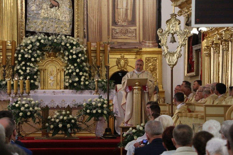 Czerwińsk. 50. rocznica koronacji obrazu Matki Bożej, cz. I