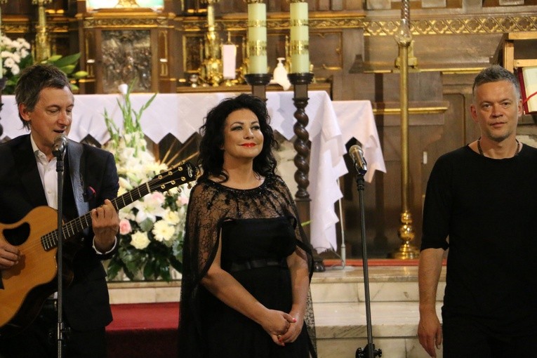 Ciechanów. Koncert papieski w farze