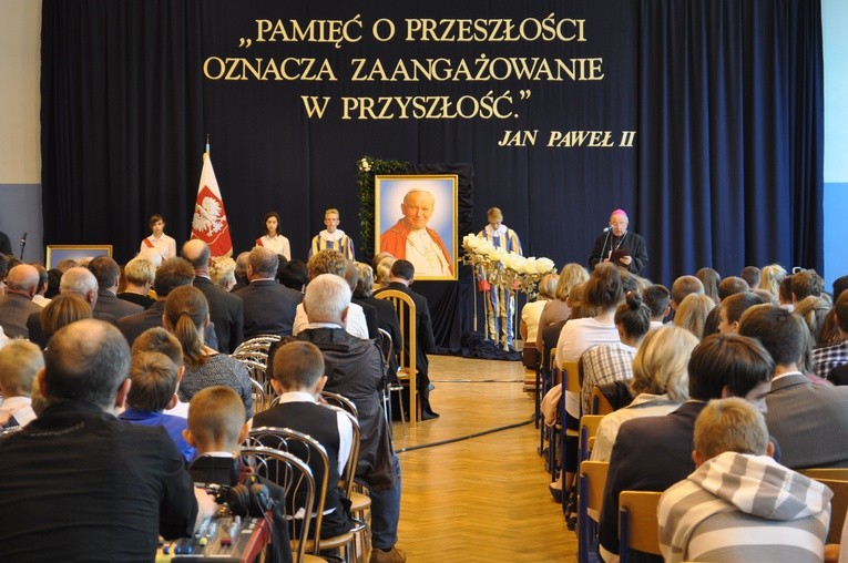 Papieskie dziękczynienie w Karniewie