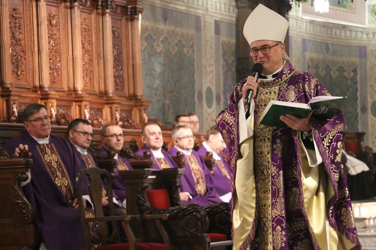 Płock. Środa Popielcowa w katedrze