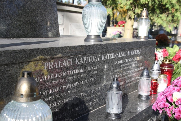 Płock. Uroczystość Wszystkich Świętych