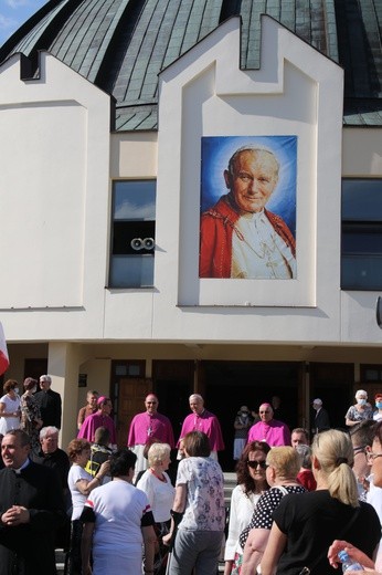 Płock. 30. rocznica pielgrzymki papieskiej - cz. 1