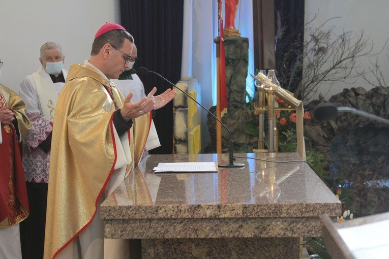 Skępe. Jubileusz parafii i konsekracja ołtarza