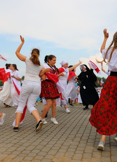 Modlitwa, śpiew i taniec