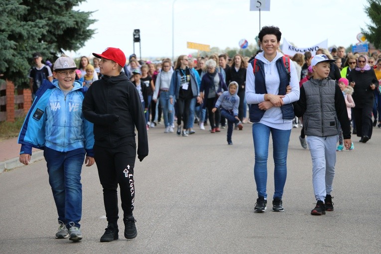 Rostkowo. Pielgrzymka dzieci (część I)