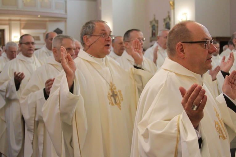 Episkopat w Płocku. Msza w kolegiacie