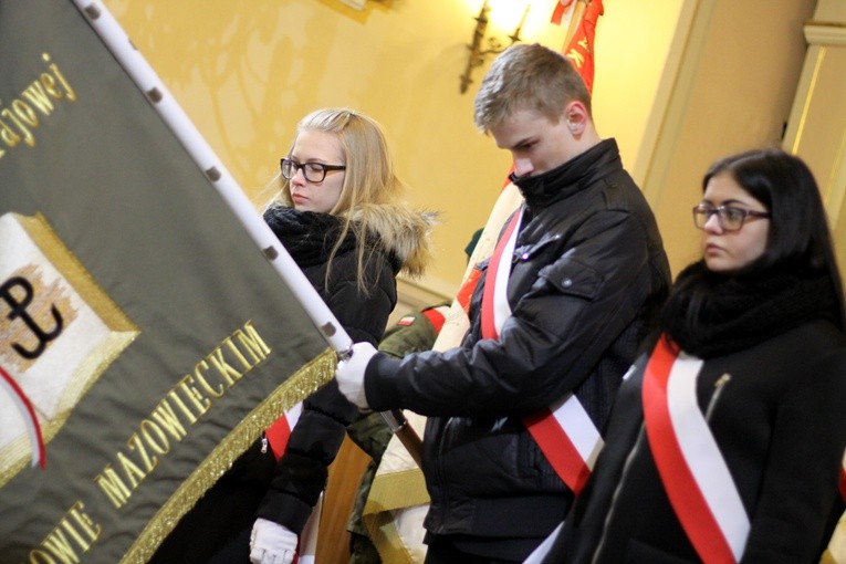 Warta honorowa w Makowie Mazowieckim