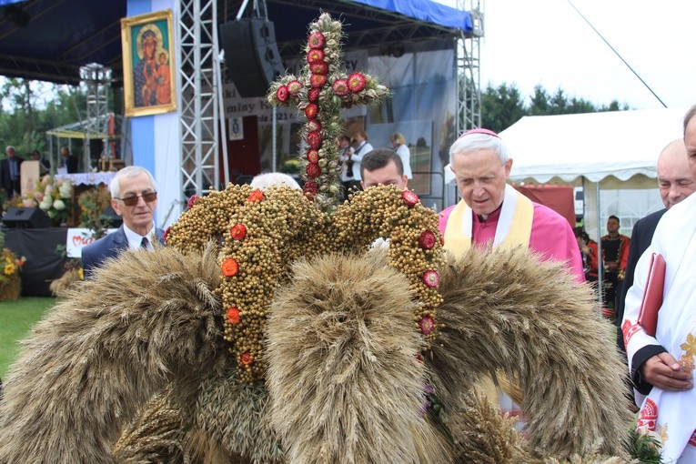 Karniewo. Dożynki diecezjalne cz. 1