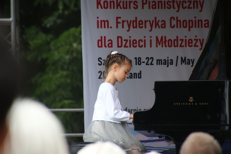 Szafarnia. Finał konkursu pianistycznego