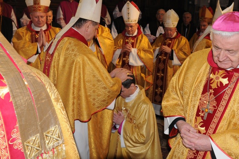 Święcenia biskupie w Płocku - cz. 1