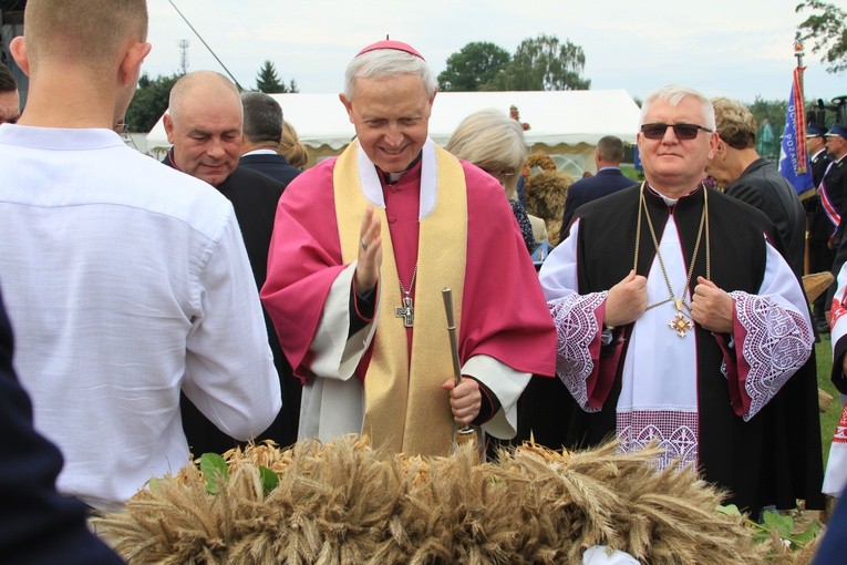 Karniewo. Dożynki diecezjalne cz. 1