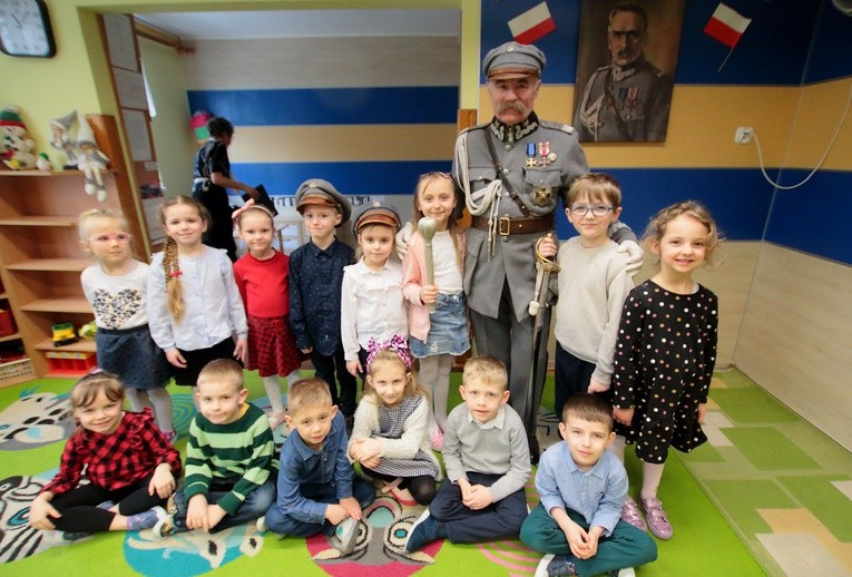 Imieniny marszałka w przedszkolu