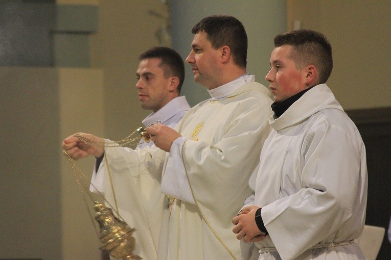 Ciechanów. Spotkanie biskupa Szymona z młodzieżą