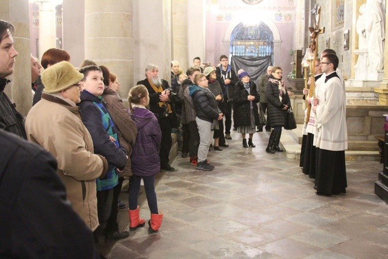 Droga Krzyżowa i przebłaganie