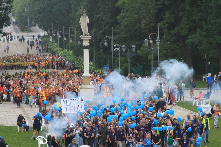 Pielgrzymka. Wejście na szczyt - cz. 1