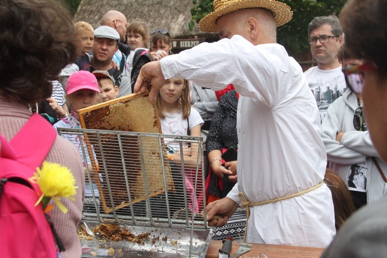 Miodobranie w Skansenie 2019