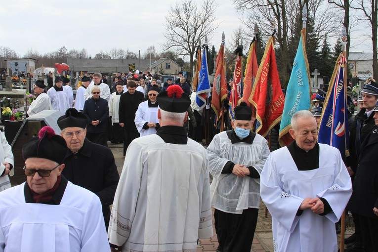 Borkowo. Pogrzeb ks. kan. Stefana Prusińskiego