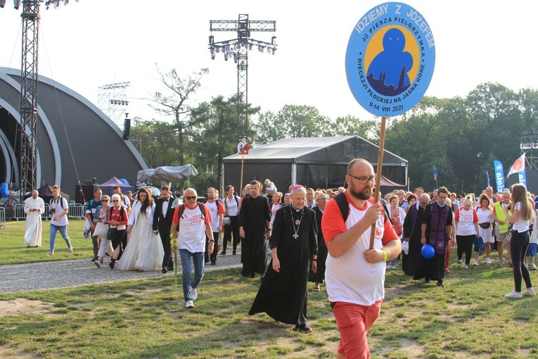 Pielgrzymka na Jasną Górę. Wejście na szczyt