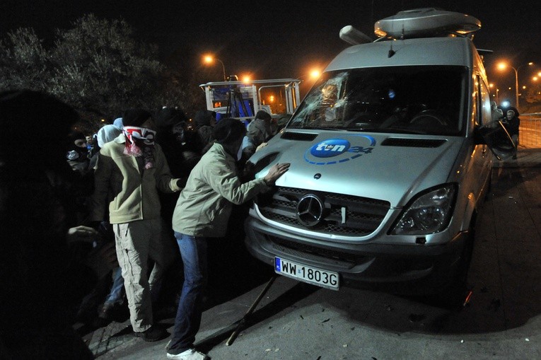 Fetysz telewizji i narodowość kapitału – gorąca atmosfera wokół TVN