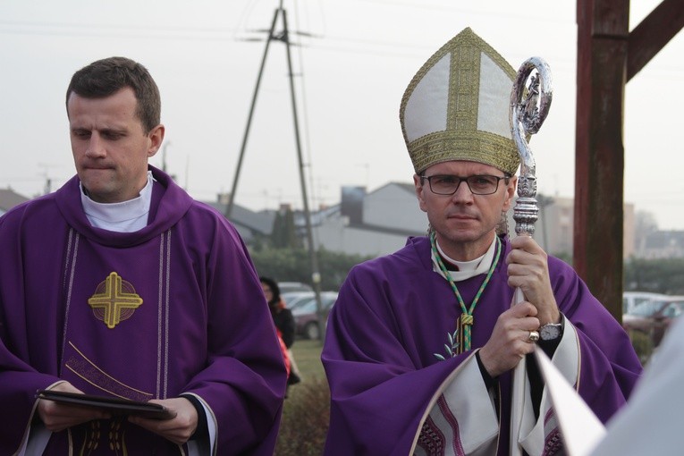 Symboliczny grób biskupów męczenników w Działdowie