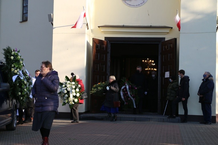 Pomiechowo. Pogrzeb ks. kan. Franciszka Kacprzyckiego