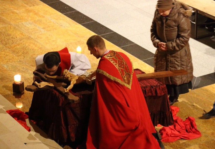 Nabożeństwo zasłonięcia krzyża