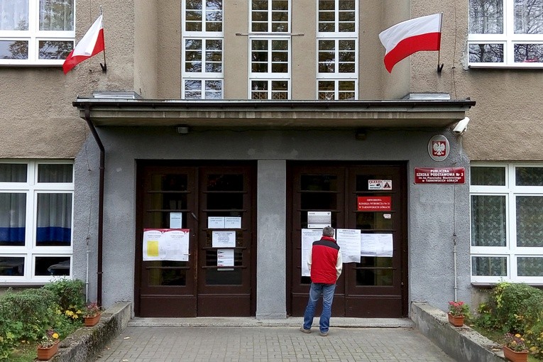 W Krakowie 8 kwietnia zamkniętych będzie 177 szkół i przedszkoli