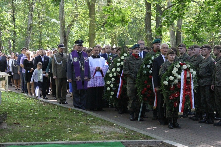 Pochówek obrońców Modlina z 1939 roku