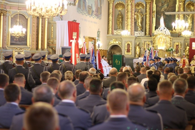 Sztandar dla policji w Przasnyszu