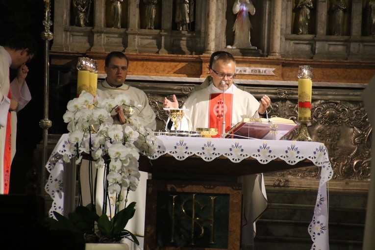 Pielgrzymka na Jasną Górę. Msza św. w katedrze cz. 1