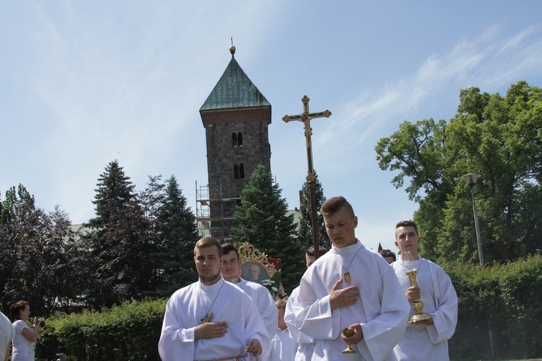 Ministranci i dzieci komunijne w Czerwińsku