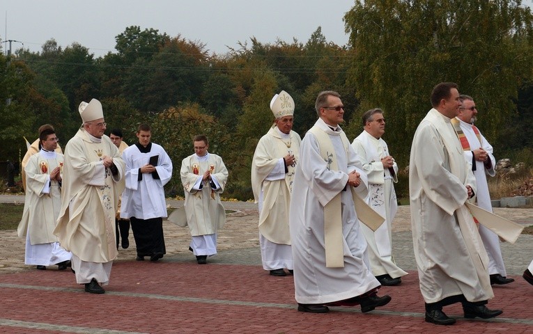 Poświęcenie kościoła Matki Bożej Fatimskiej i św. Jana Pawła II 