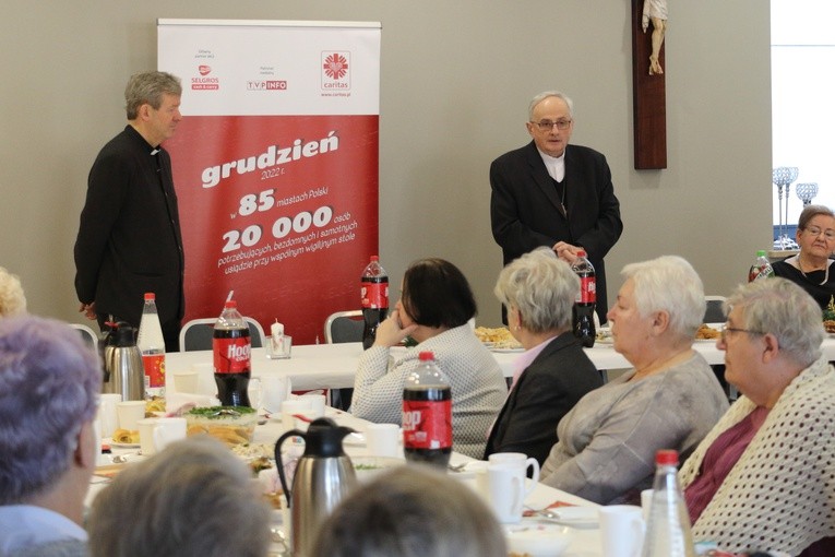 Spotkanie opłatkowe w sali Caritas