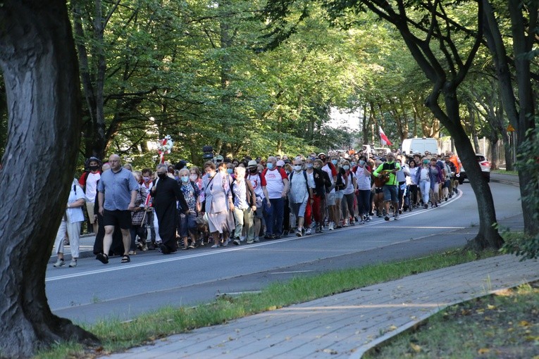 Pielgrzymka z Płocka na Jasną Górę. Cz. 2.