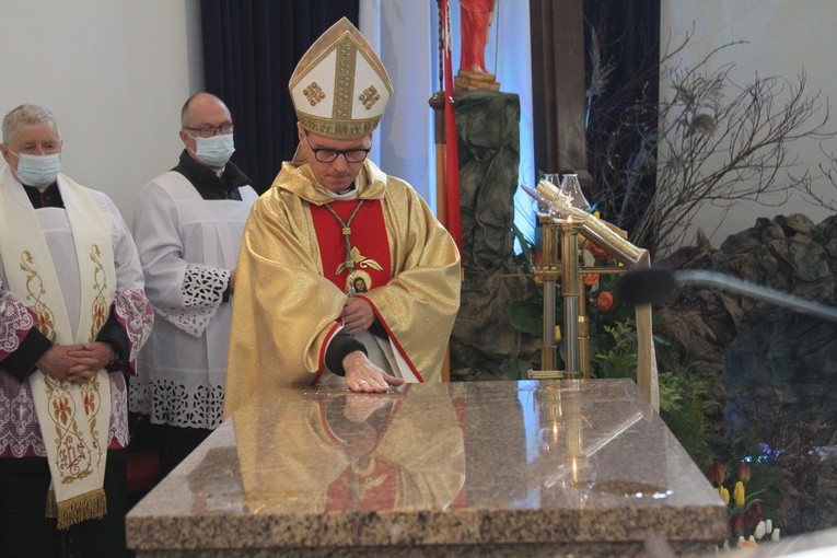 Skępe. Jubileusz parafii i konsekracja ołtarza