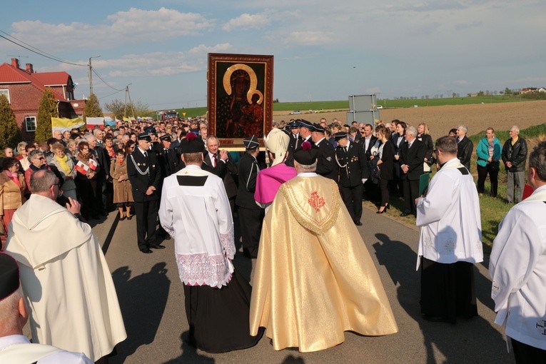 Ruże. Nawiedzenie w parafii świętych Apostołów Piotra i Pawła