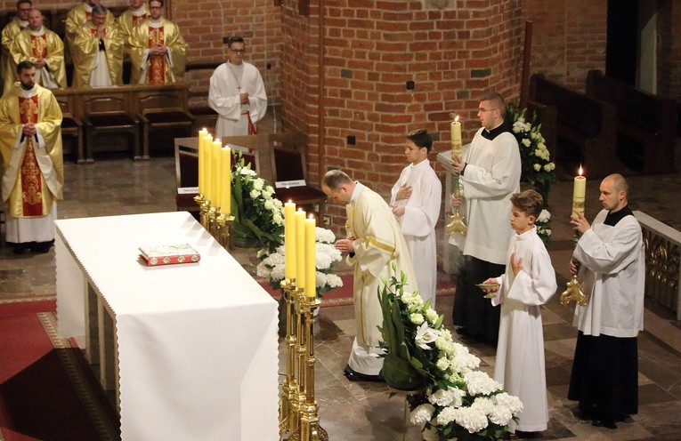 Święcenia diakonatu