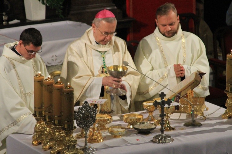 Episkopat w Płocku. Msza w kolegiacie