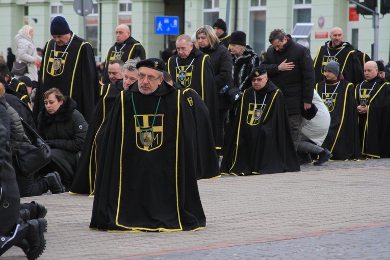 Płock. Rekolekcje Rycerzy JP II - Droga Krzyżowa