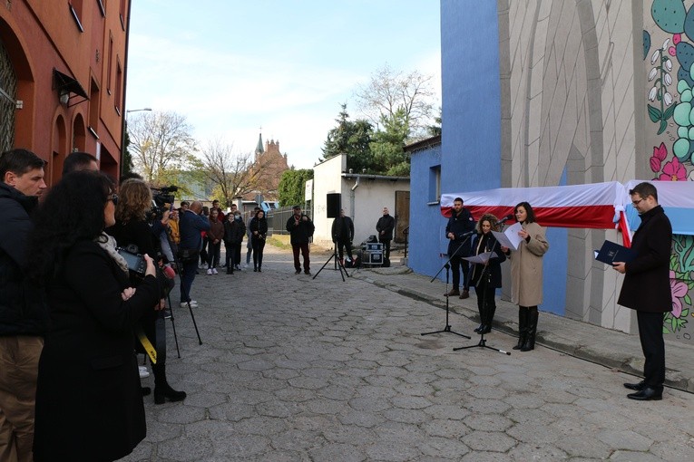 Płońsk. Odsłonięcie muralu Ben Guriona