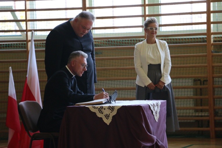 Uroczystości w SP im. Kardynała Stefana Wyszyńskiego w Siedlinie