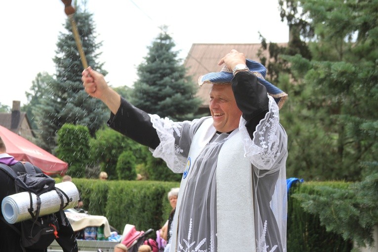 Pielgrzymka. Obiad w Bełdowie