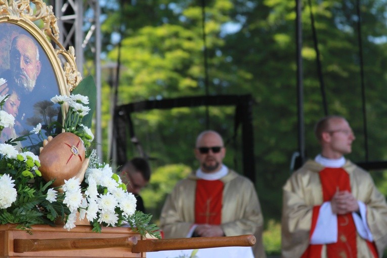 Ministranci i dzieci komunijne w Czerwińsku