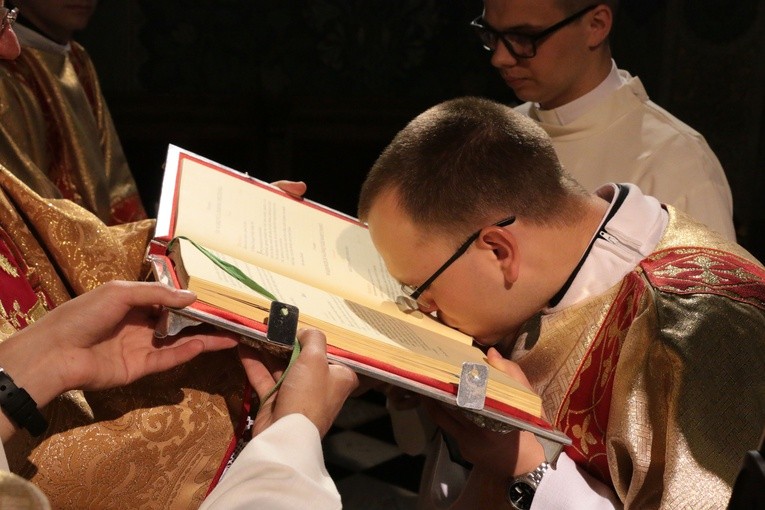 Święcenia diakonatu